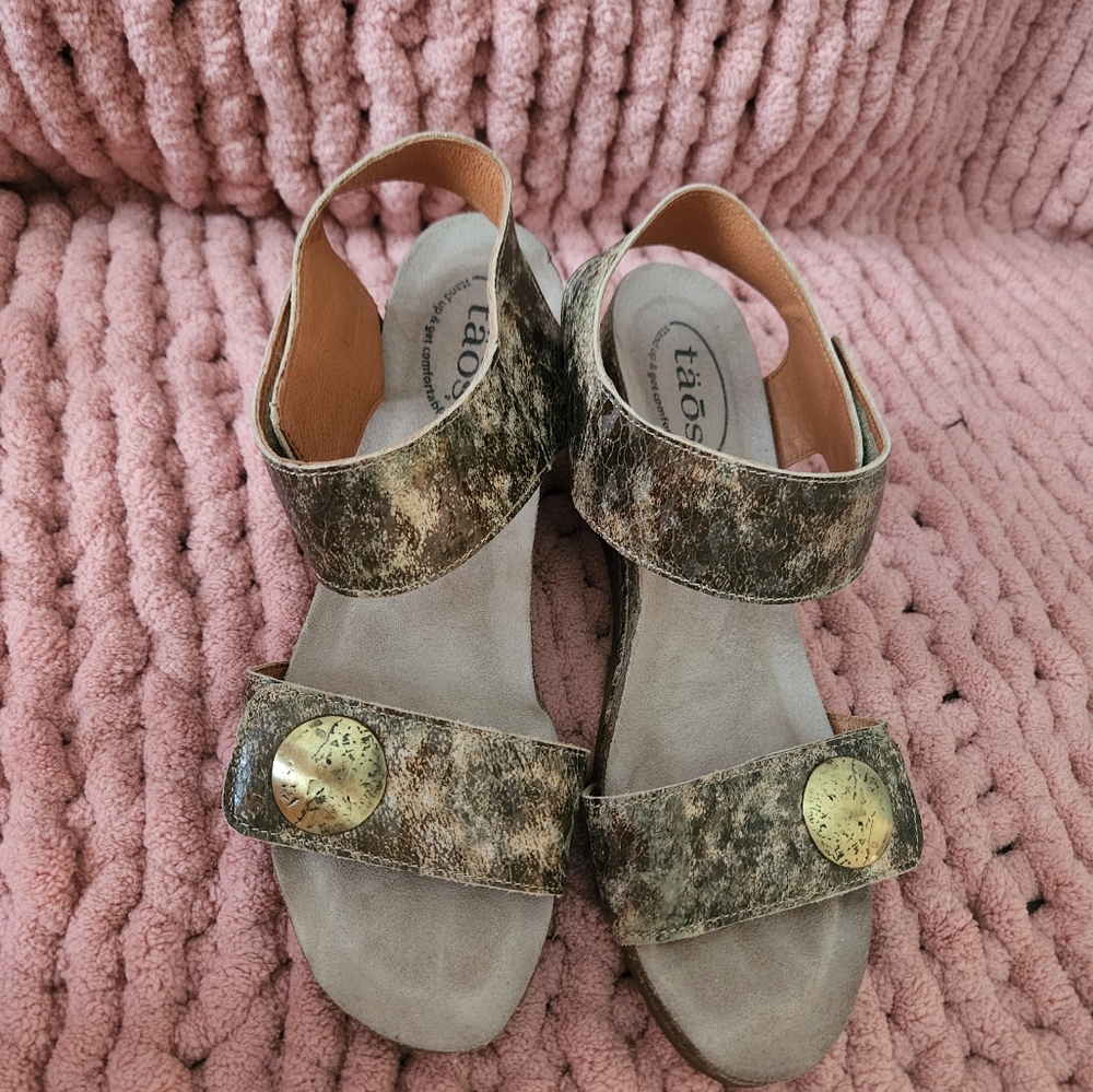 Taos Footwear  Sandals - Brown